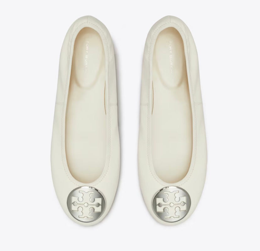 TORY BURCH REVA TRAVEL BALLET  -  Light Cream / Silver