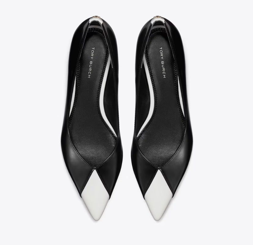 TORY BURCH TRIANGLE POINTED FLAT   -  Perfect Black / Salt