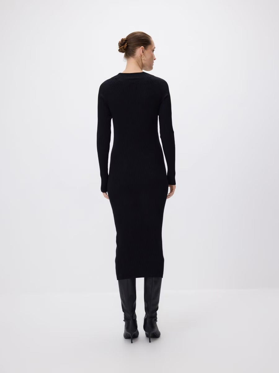 Rippstrickkleid aus Viskose in Schwarz
