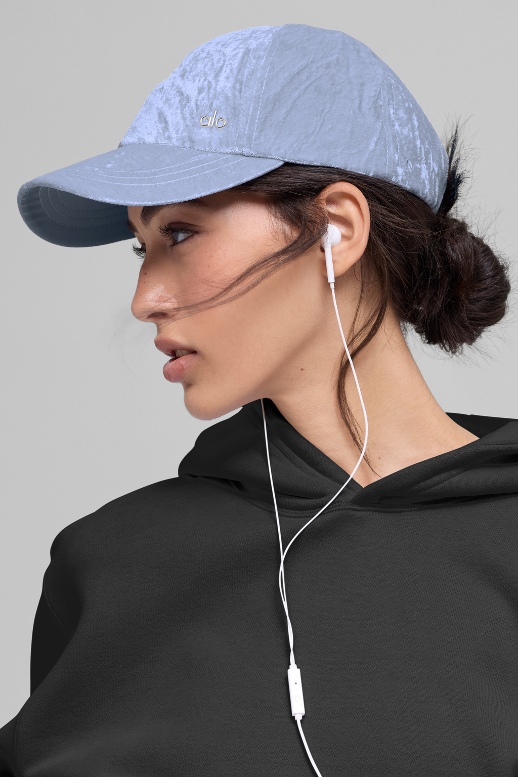 Alo Yoga Velvet Off-Duty Cap  -  Winter Frost