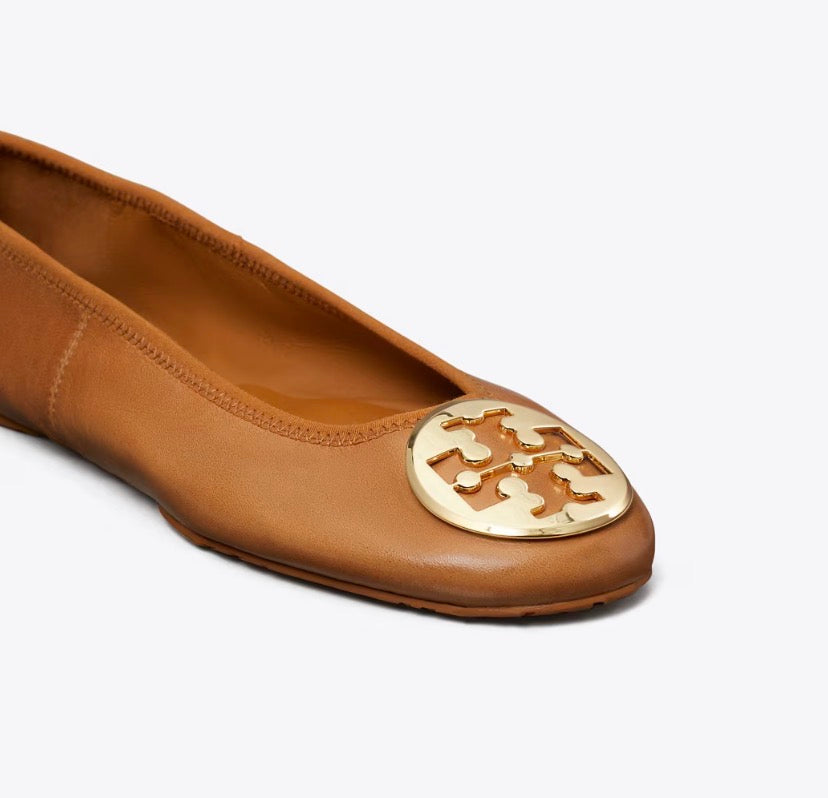 TORY BURCH REVA TRAVEL BALLET  -  Pecan Praline / Gold