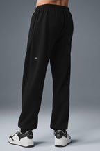 Alo Yoga Men's Chill Sweatpant  -  Black
