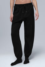 Alo Yoga Women's  Chill Sweatpant  - Black
