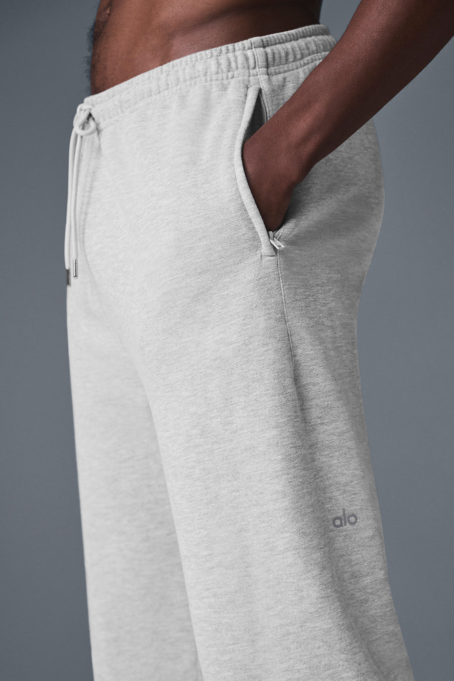 Alo Yoga Men's Chill Sweatpant  -  Athletic Heather Grey