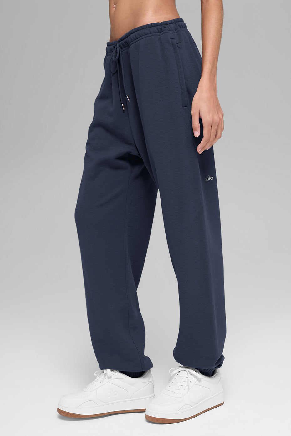Alo Yoga Women's  Chill Sweatpant  - Navy