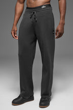 Alo Yoga Men's Scholar Straight Leg Sweatpant  -  Anthracite