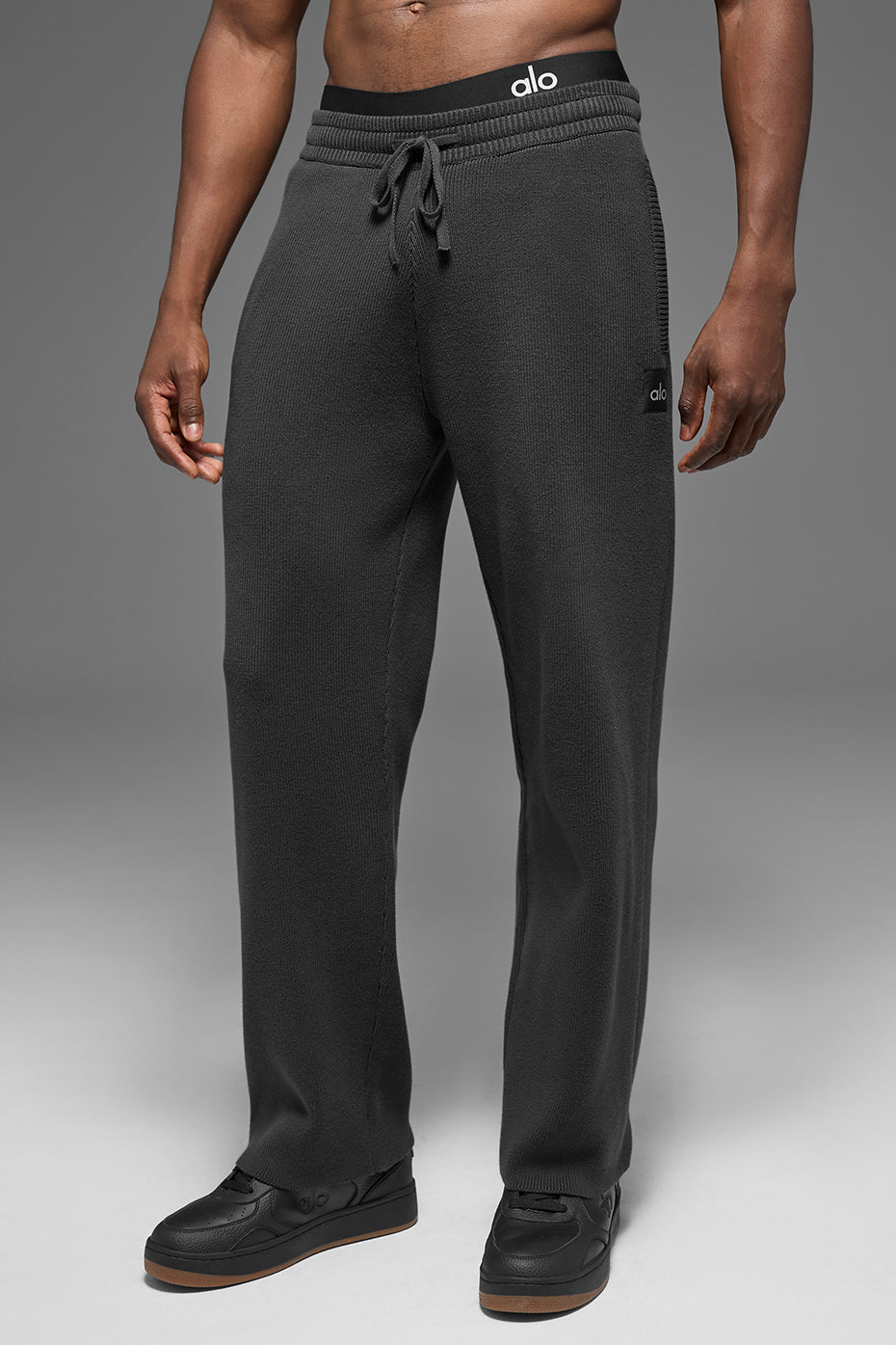Alo Yoga Men's Scholar Straight Leg Sweatpant  -  Anthracite