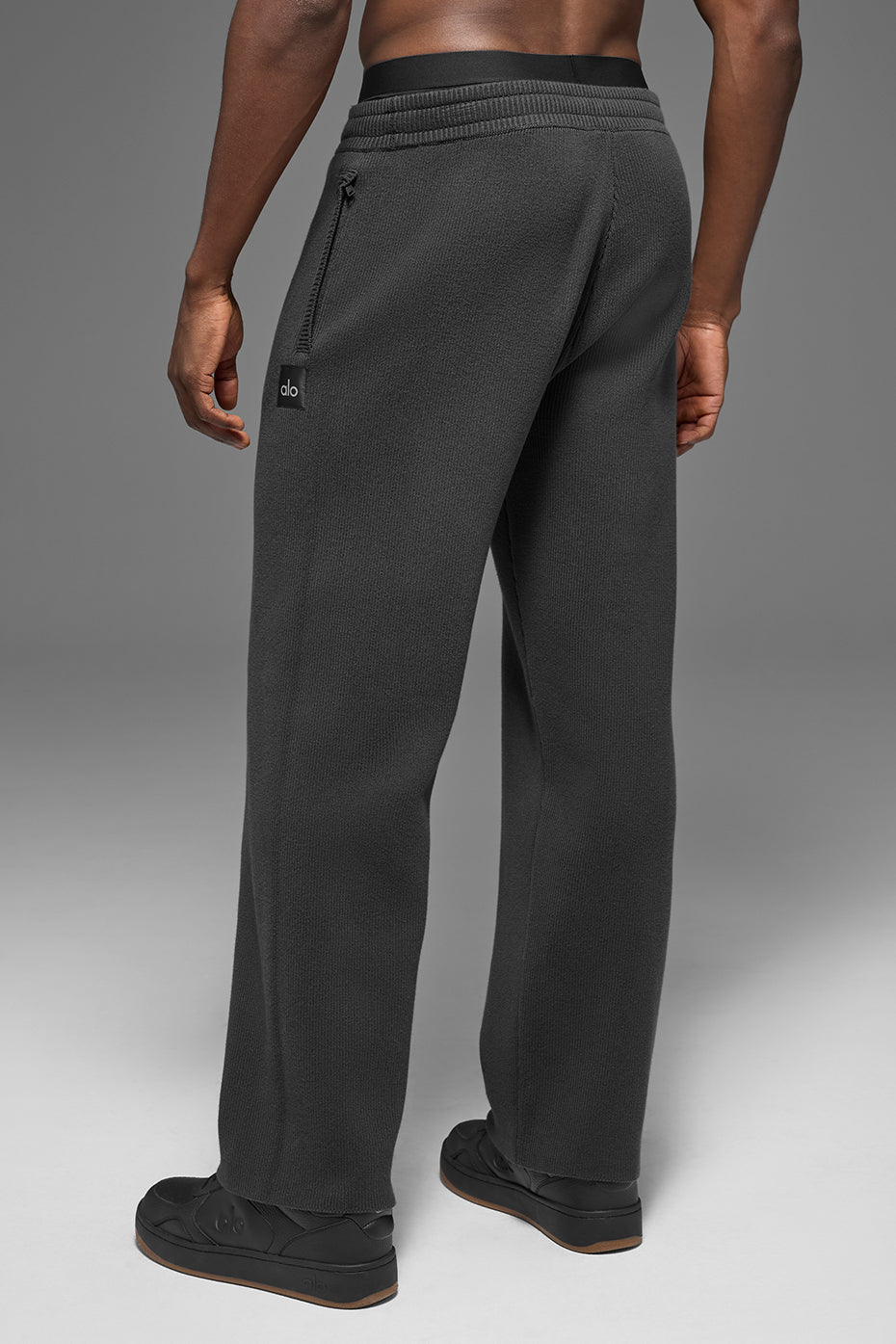 Alo Yoga Men's Scholar Straight Leg Sweatpant  -  Anthracite