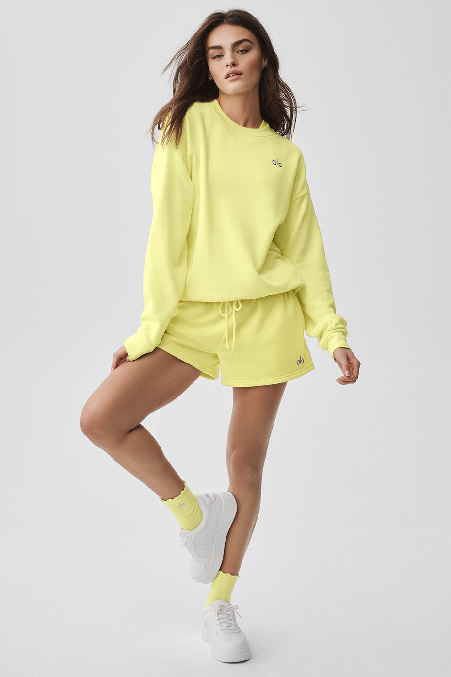 Alo Yoga Accolade Crew Neck Pullover  -  Sunshine