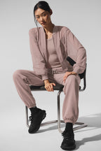 Alo Yoga Accolade Sweatpant  -  Taupe