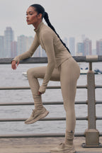 Alo Yoga Airlift High-Waist Sleek Legging  -  Gravel