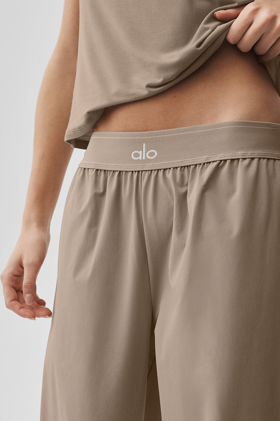 Alo Yoga Suit Up Trouser (Long)  -  Gravel