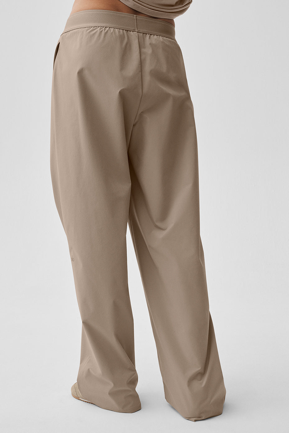 Alo Yoga Suit Up Trouser (Long)  -  Gravel