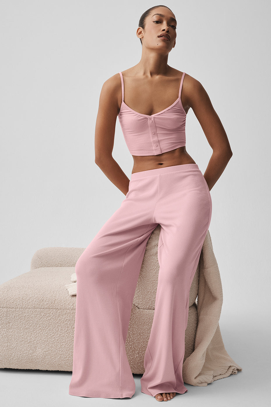 Alo Yoga Mid-Rise Dreamlight Straight Pant  -  Vintage Pink