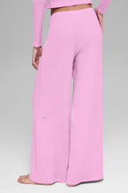 Alo Yoga Mid-Rise Dreamlight Straight Pant  -  Candy Heart Pink