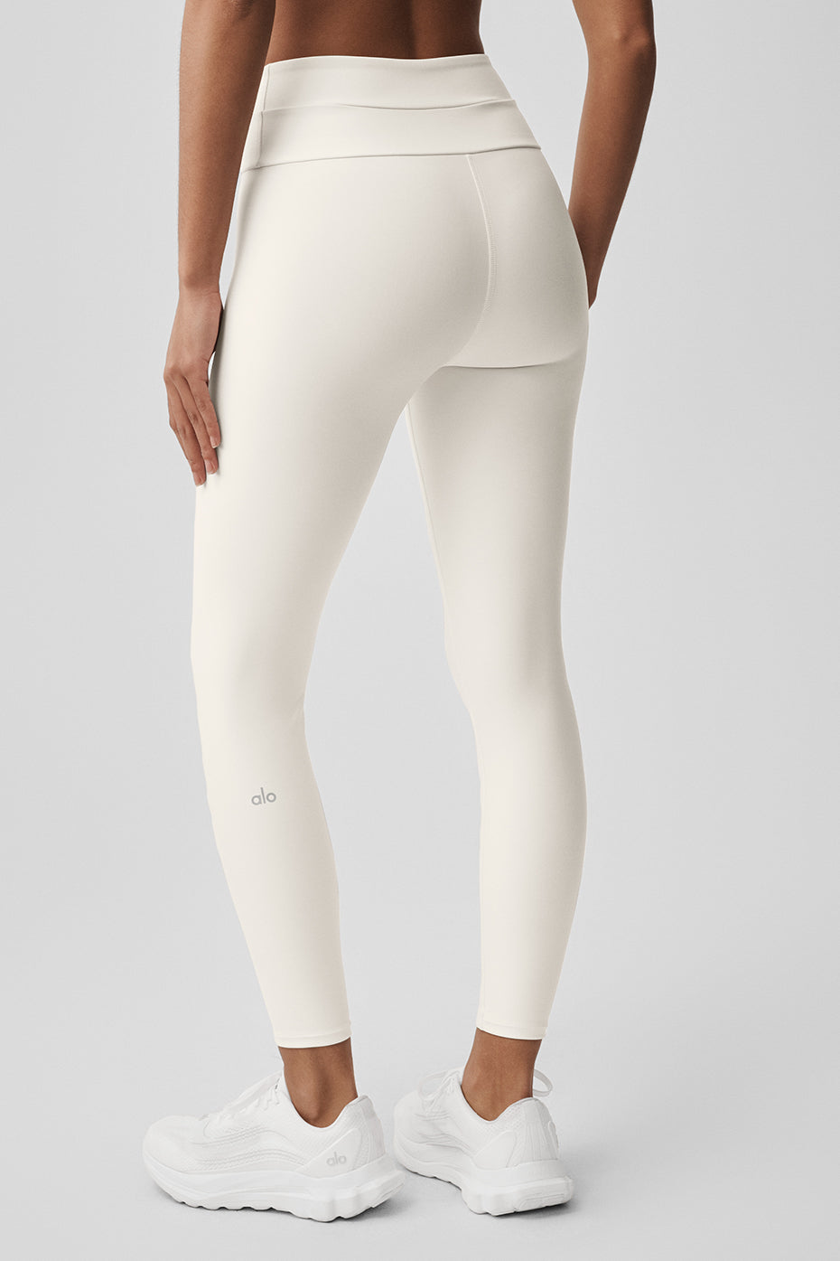 Alo Yoga Airlift High-Waist 7/8 Horizon Legging  -  Ivory