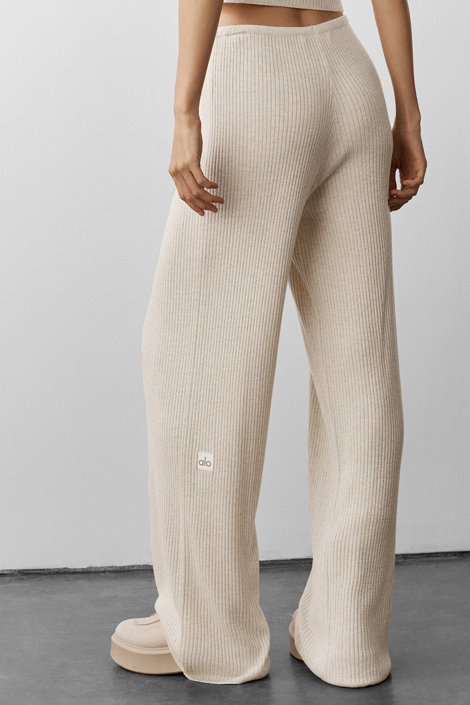 Alo Yoga Sweater Knit Mid-Rise Unwind Wide Leg Pant  - Oatmeal Heather