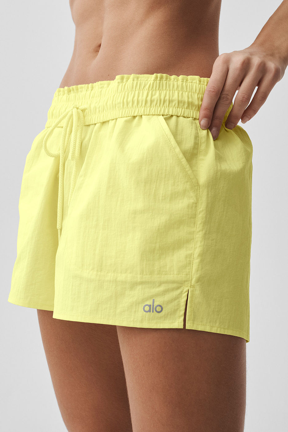 Alo Yoga Alumni Short  -  Sunshine