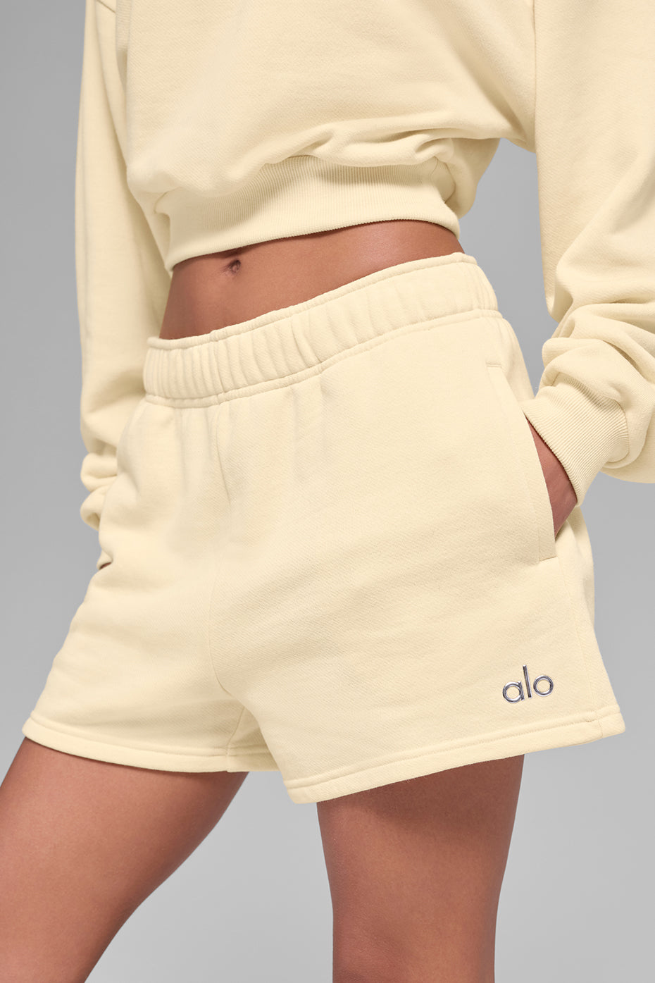 Alo Yoga Accolade Short  -  Candlelight Yellow