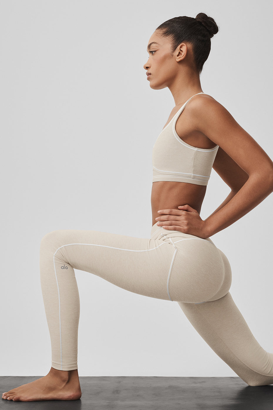 Alo Yoga Alosoft Heart Throb Bra  -  Oatmeal Heather/White