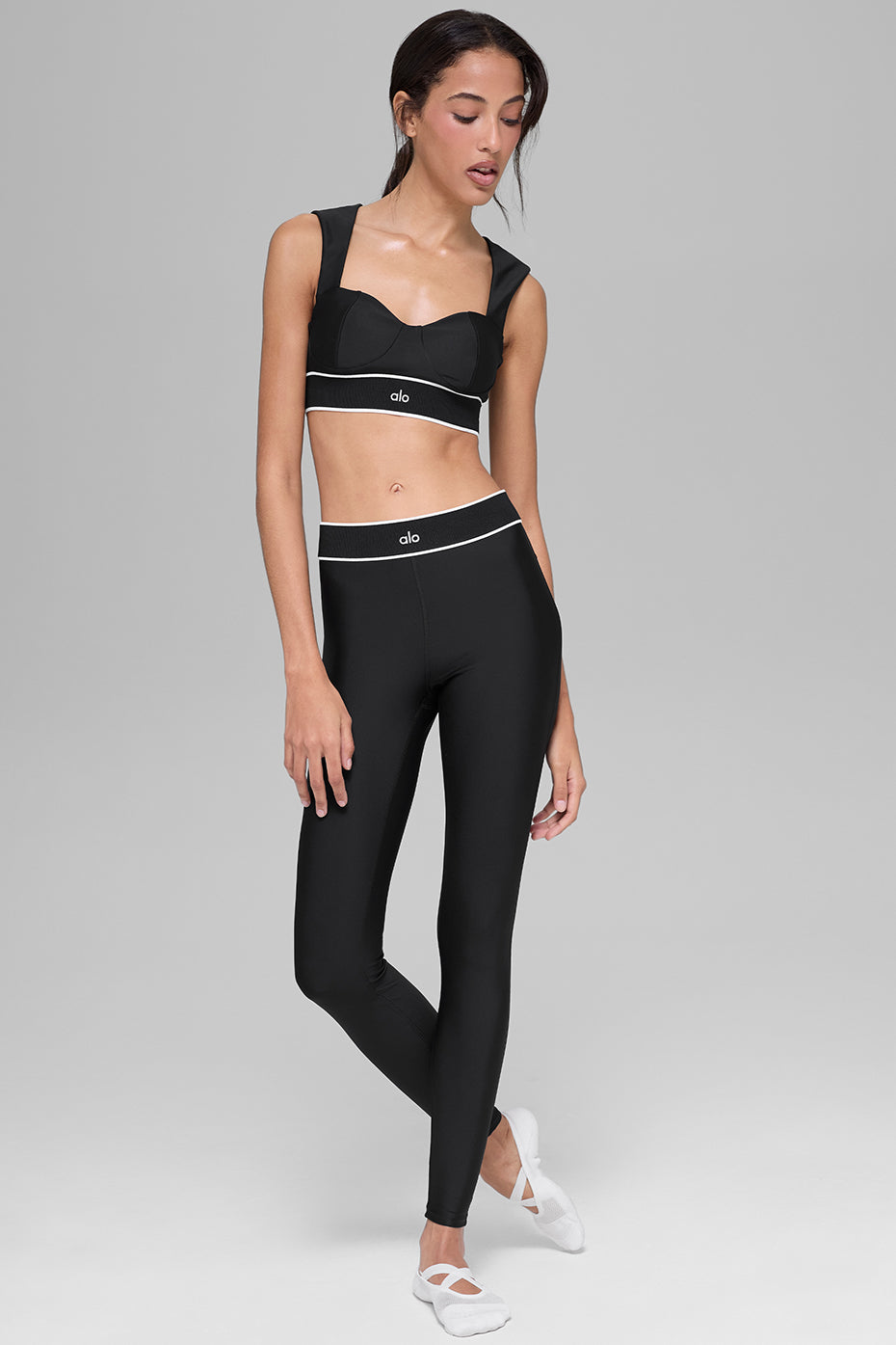 Alo Yoga Airlift Alignment Bra  -  Black/White