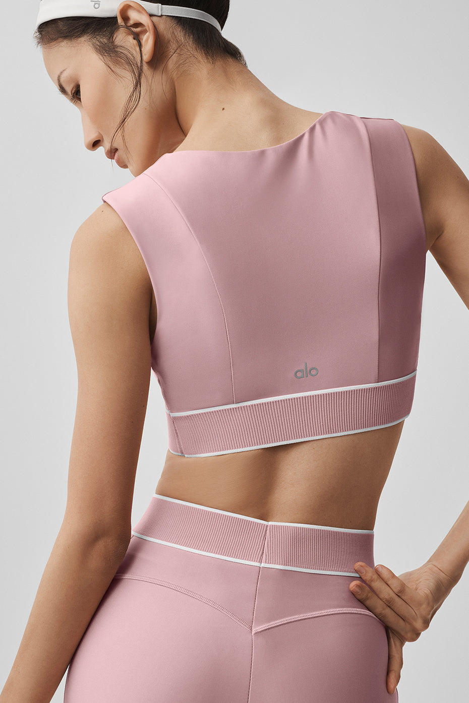 Alo Yoga Airlift Alignment Bra  -  Vintage Pink/White