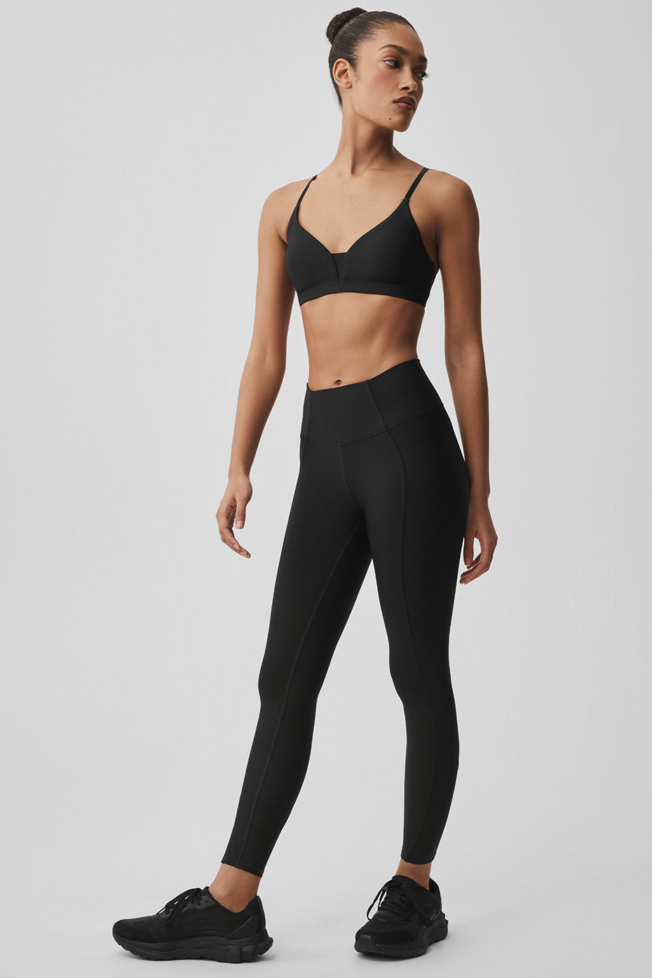 Alo Yoga Airlift Fine Line Bra  -  Black