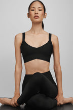 Alo Yoga Airlift Horizon Bra  -  Black