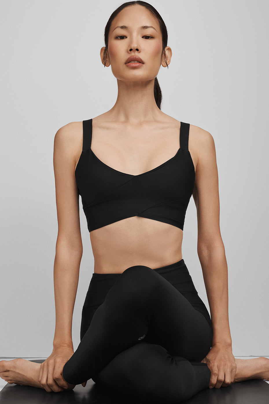 Alo Yoga Airlift Horizon Bra  -  Black