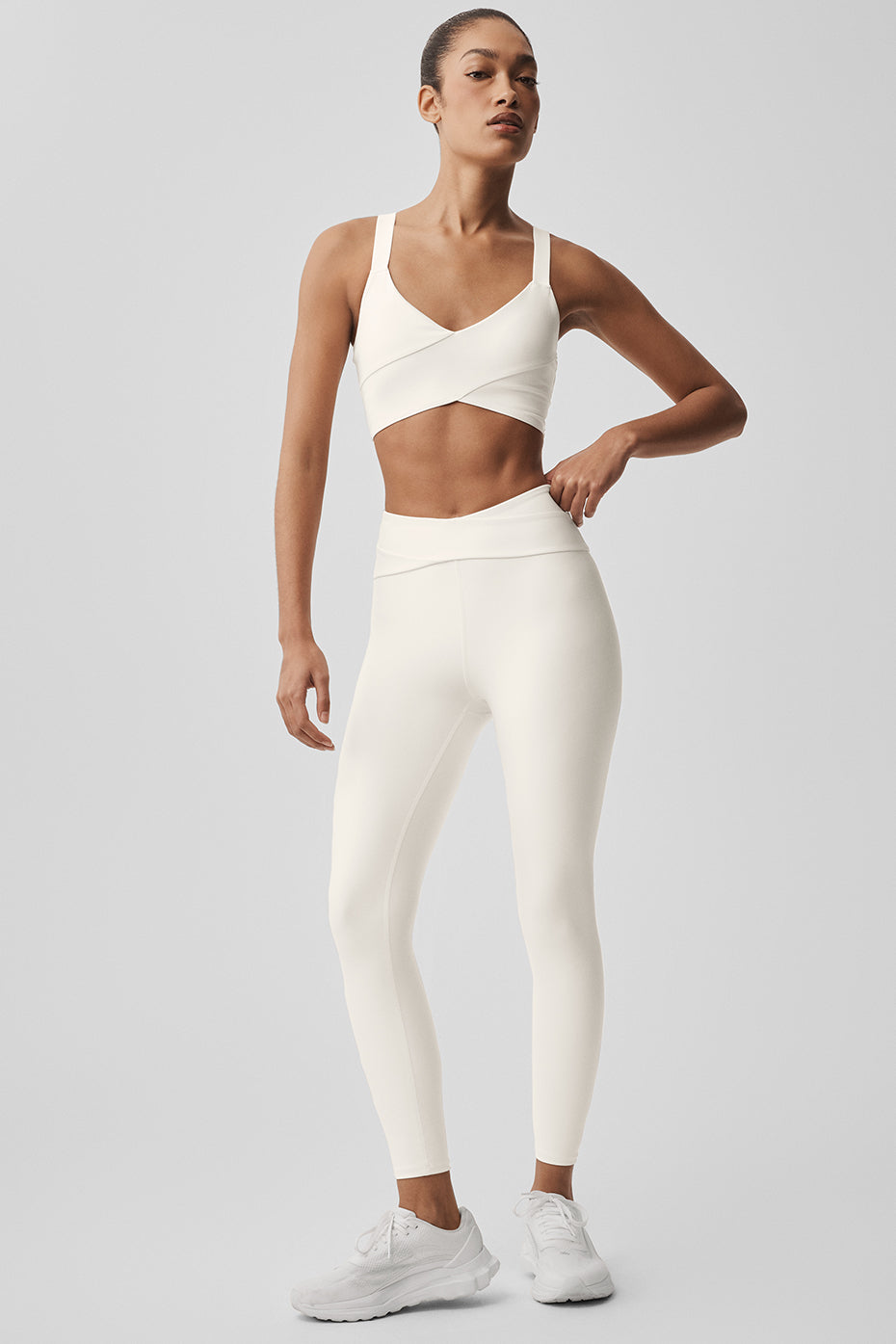 Alo Yoga Airlift Horizon Bra  -  Ivory