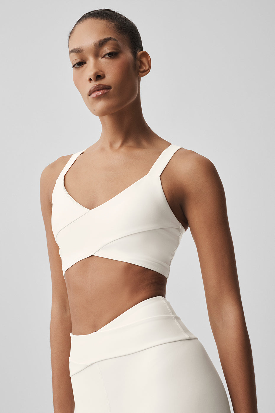 Alo Yoga Airlift Horizon Bra  -  Ivory