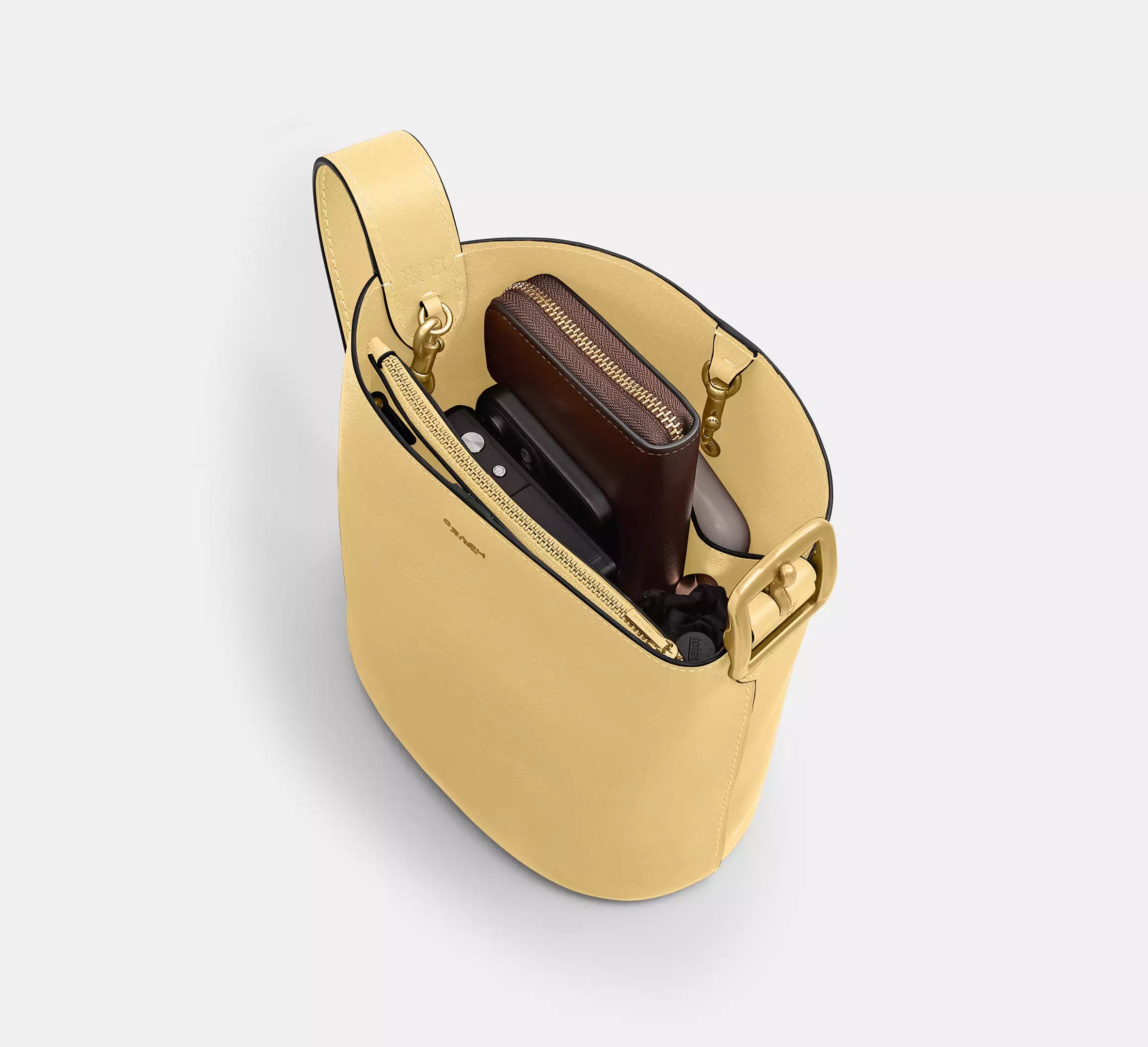 Coach Bleecker Bucket Bag 21  -  Brass/Vanilla