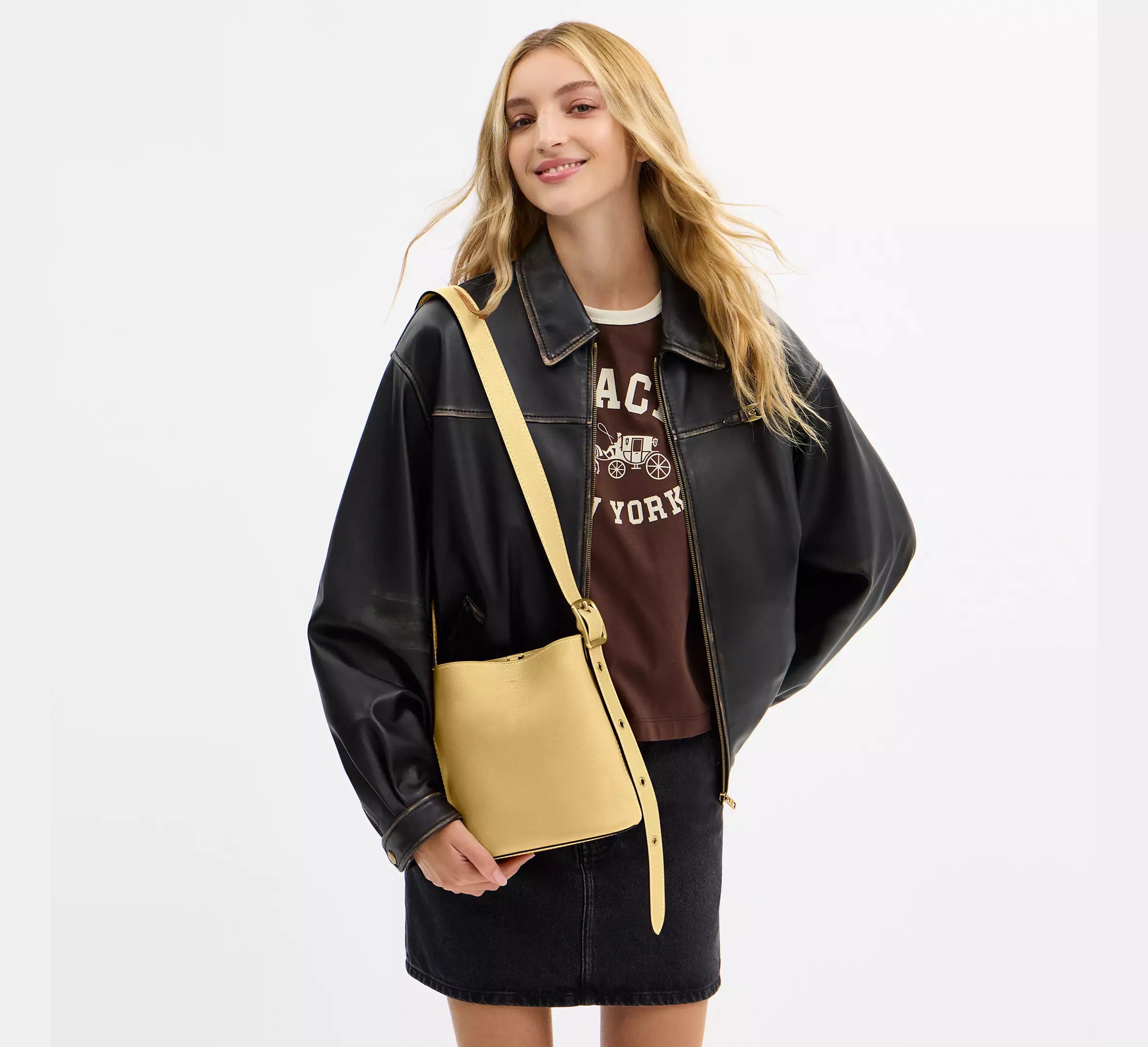 Coach Bleecker Bucket Bag 21  -  Brass/Vanilla
