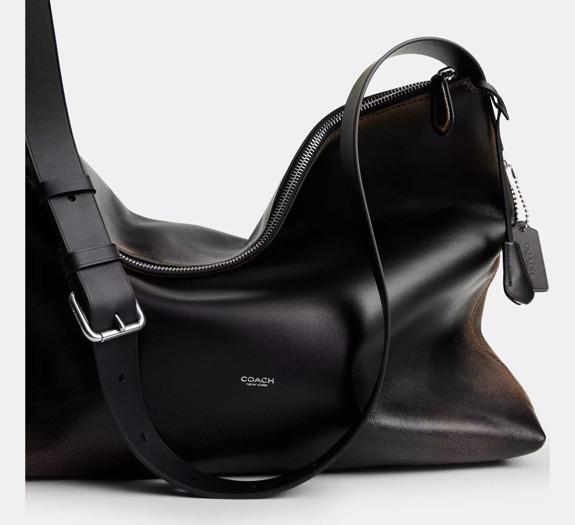 Coach Mott Messenger Bag In Loved Leather  -  Black/Light Tan