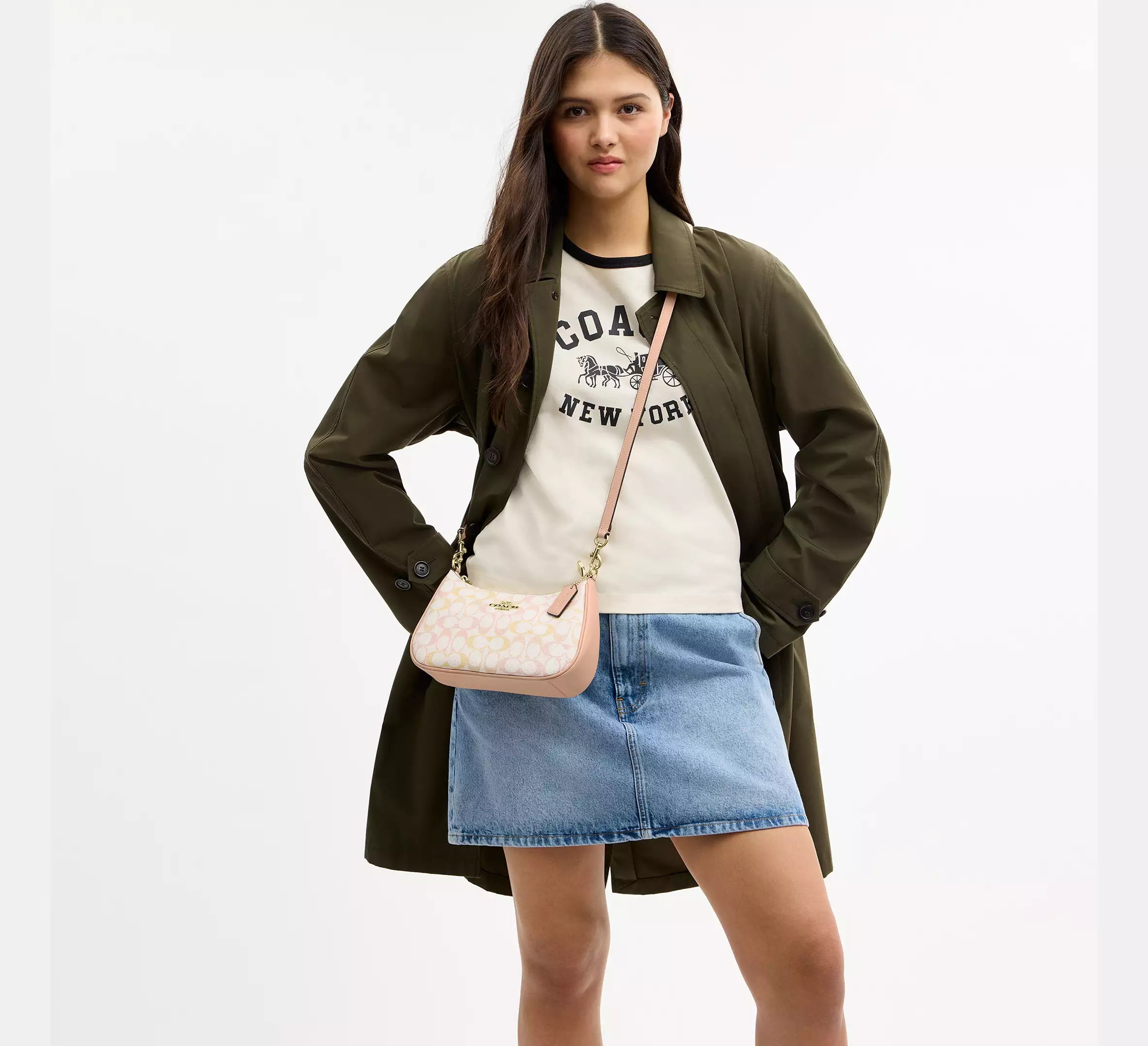 Coach Teri Shoulder Bag In Pretty Signature - Gold/Chalk/Pink