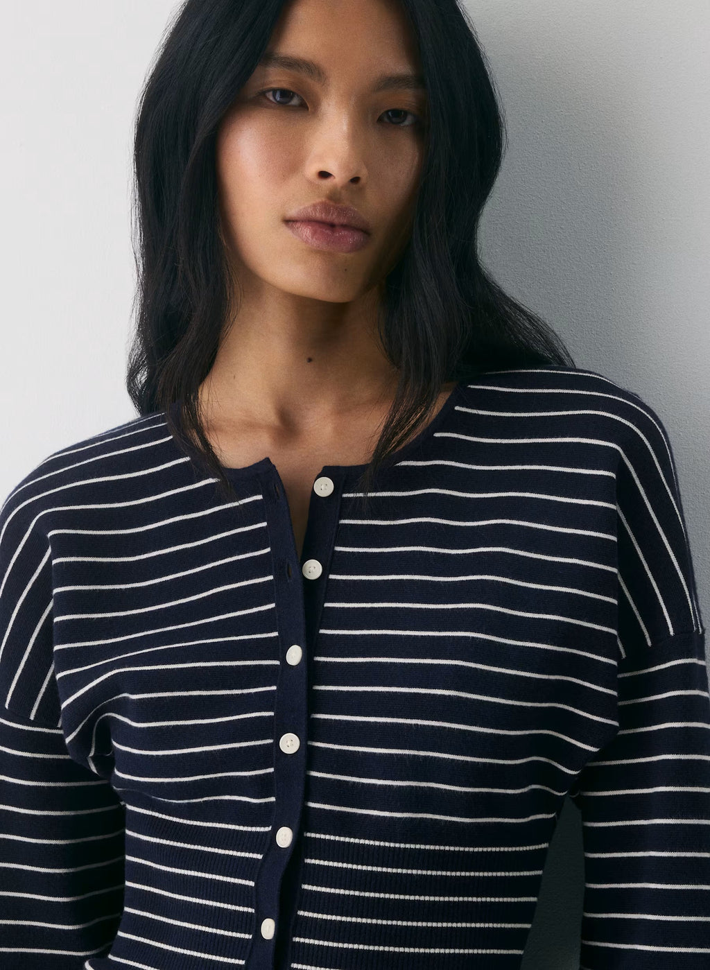 Aritzia Golightly Cardigan - Wonder Yarn -Admiral/ light birch