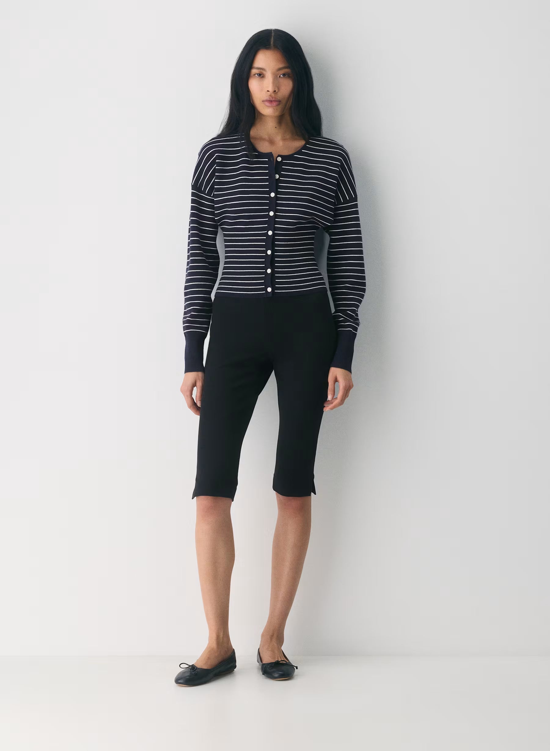 Aritzia Golightly Cardigan - Wonder Yarn -Admiral/ light birch