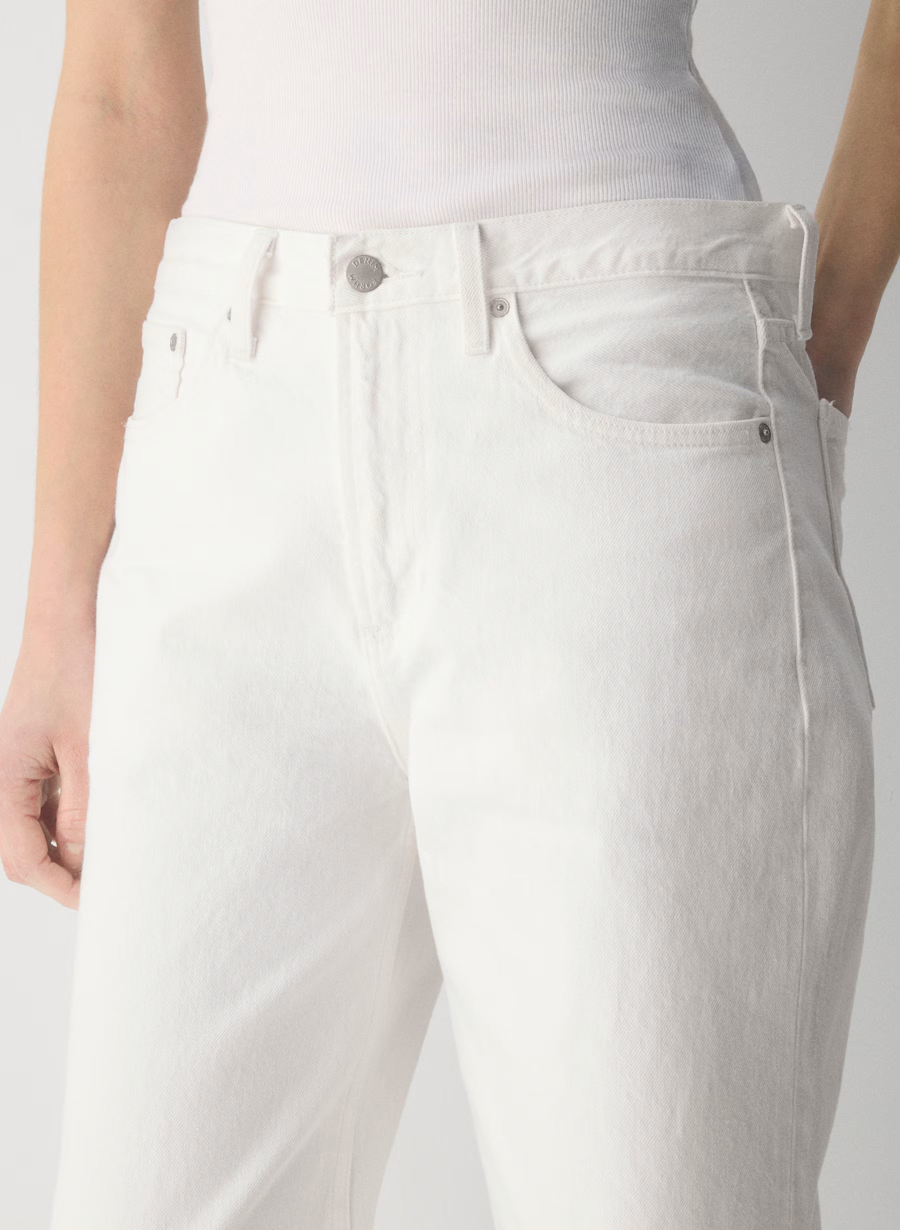 Aritzia Denim Forum The '90s Iggy Lo-Rise Baggy Jean-a little White lie