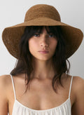 Aritzia Sunbeam Raffia Medium-Brim Hat-Rich Camel