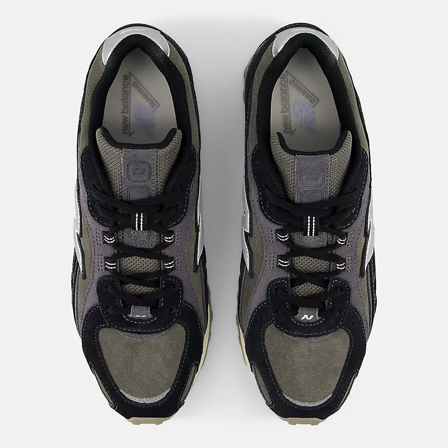 New Balance 204L  -  BLACK with MAGNET  -  U204L5WZ