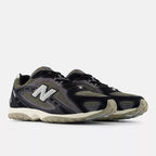 New Balance 204L  -  BLACK with MAGNET  -  U204L5WZ
