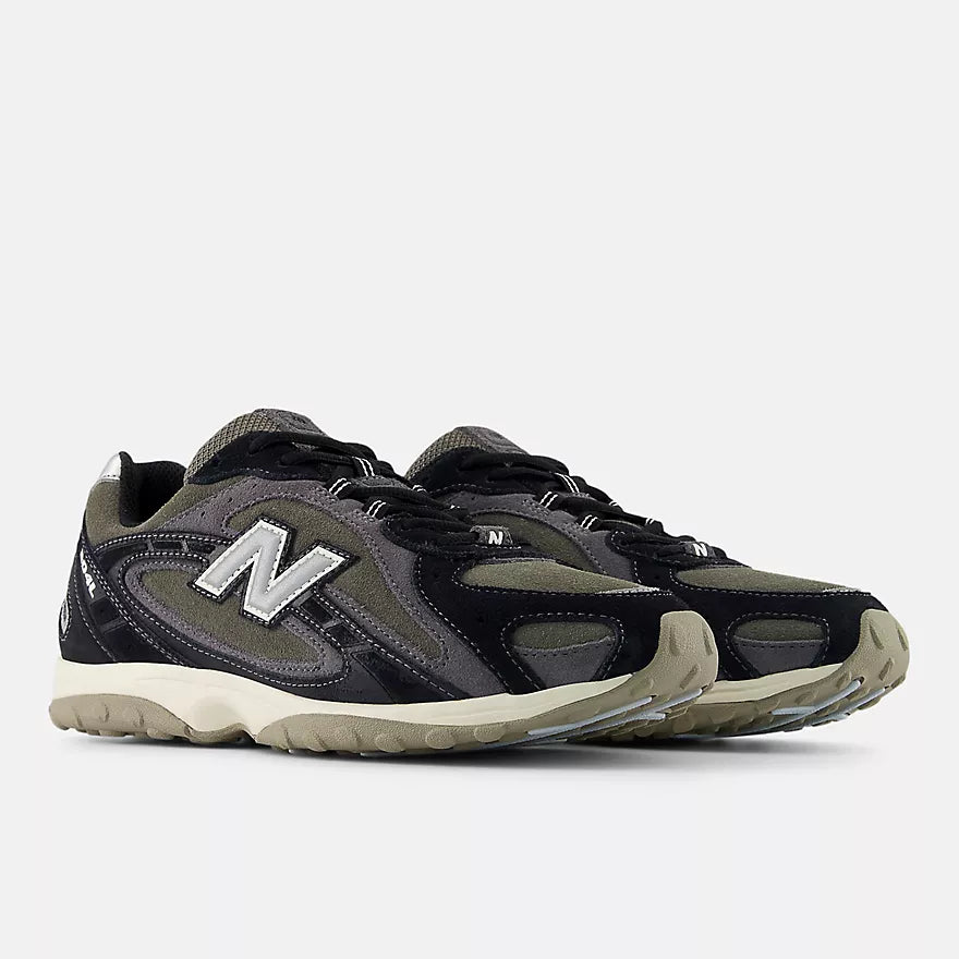 New Balance 204L  -  BLACK with MAGNET  -  U204L5WZ